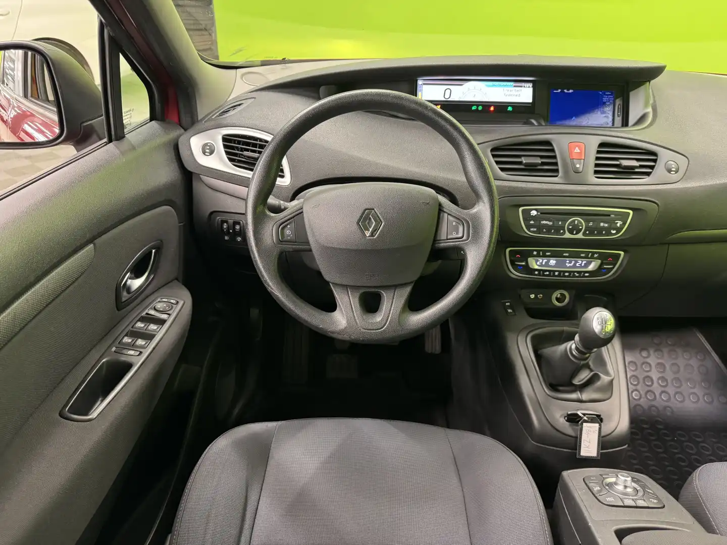 car-image