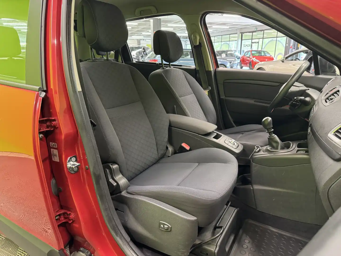 car-image