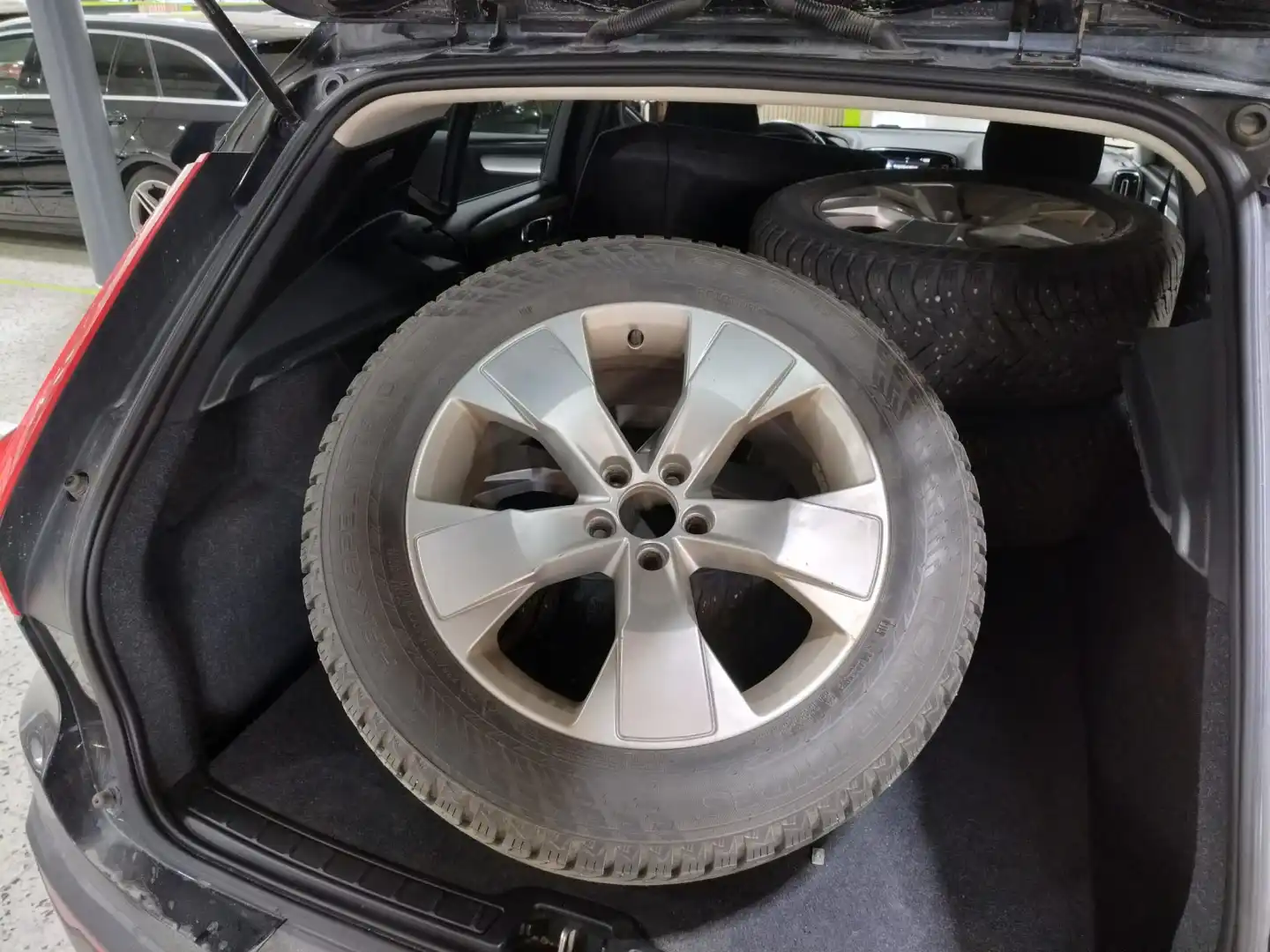car-image