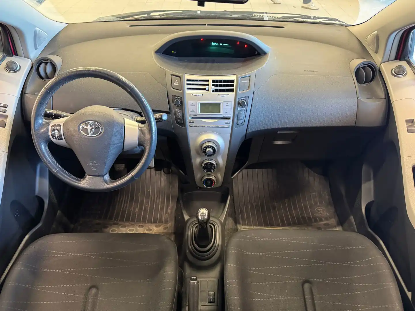 car-image