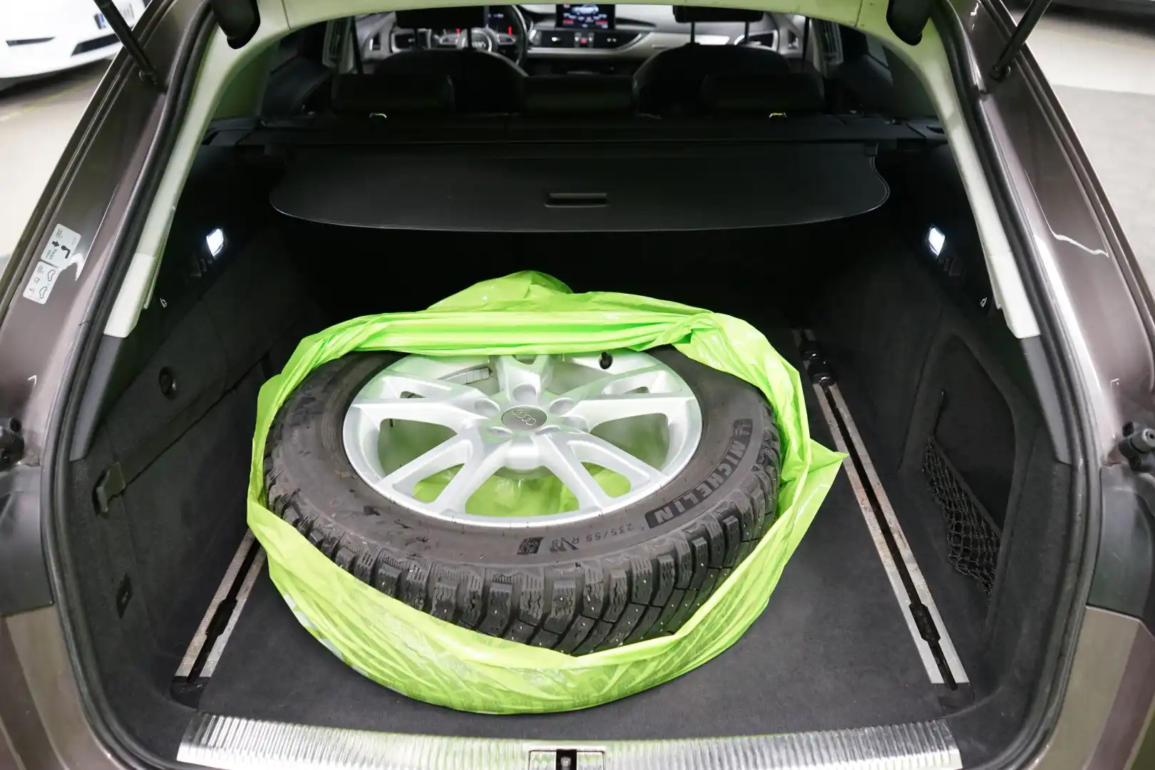 car-image