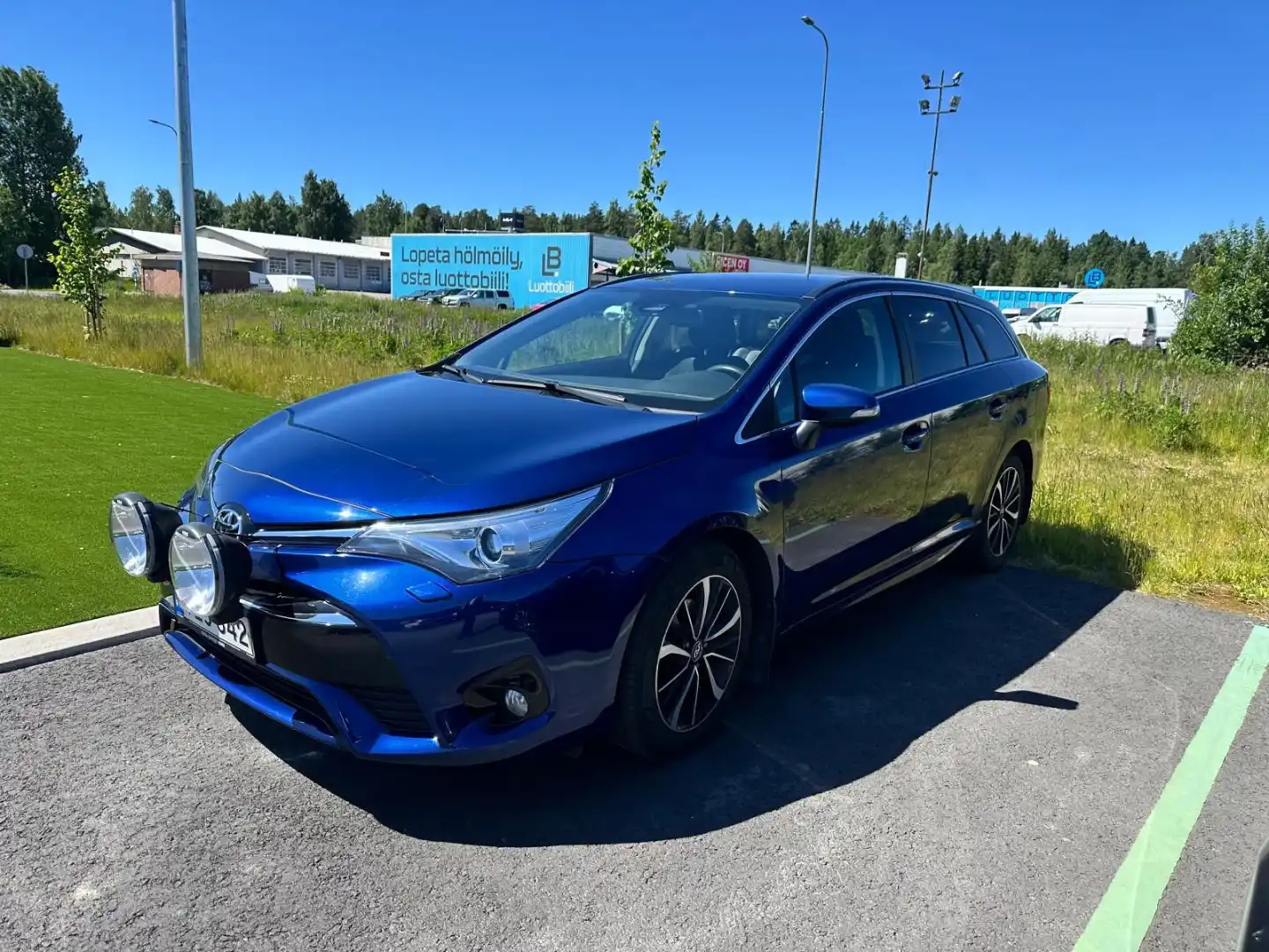 car-image