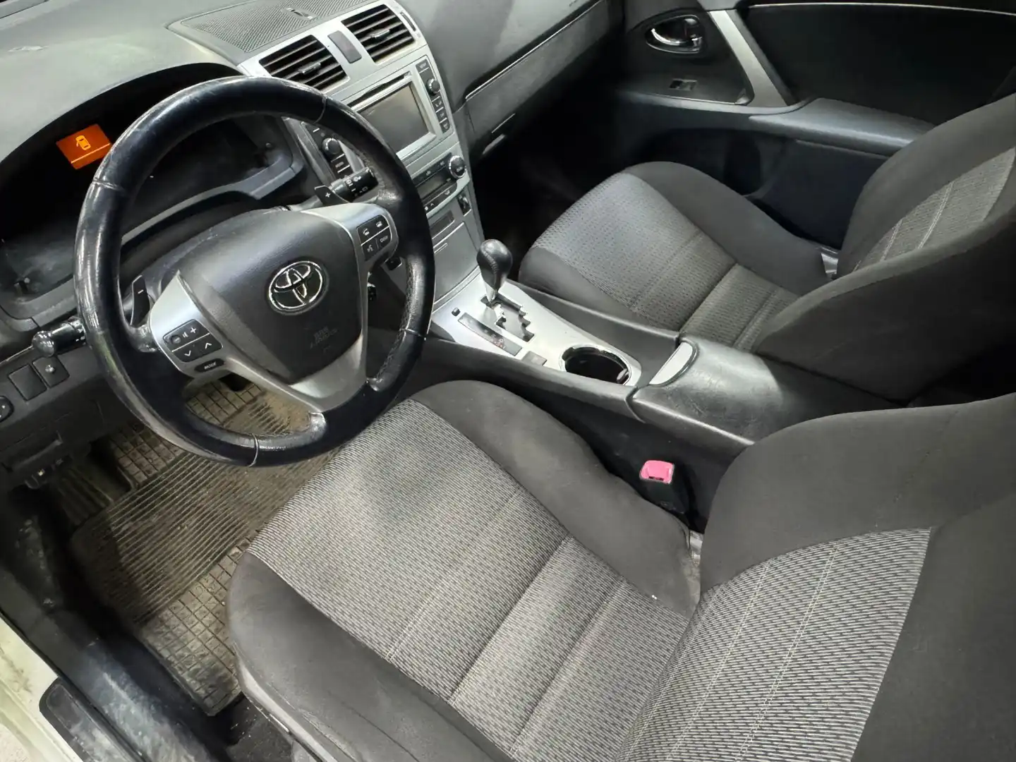 car-image