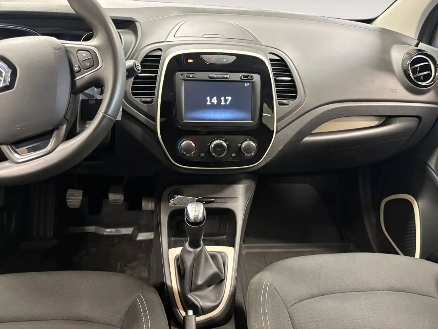 car-image