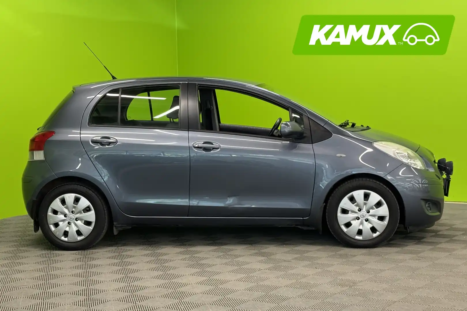car-image