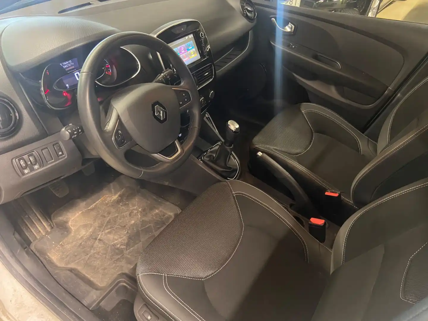 car-image
