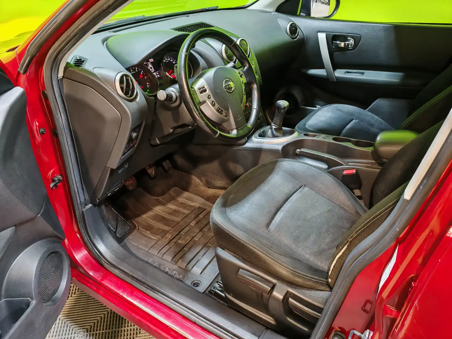 car-image