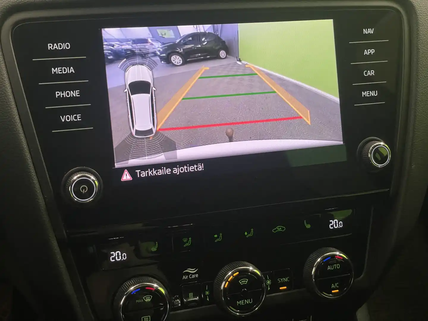 car-image