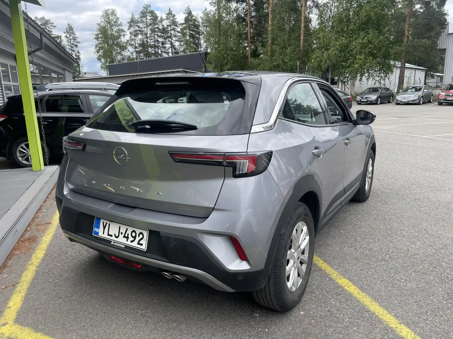 car-image