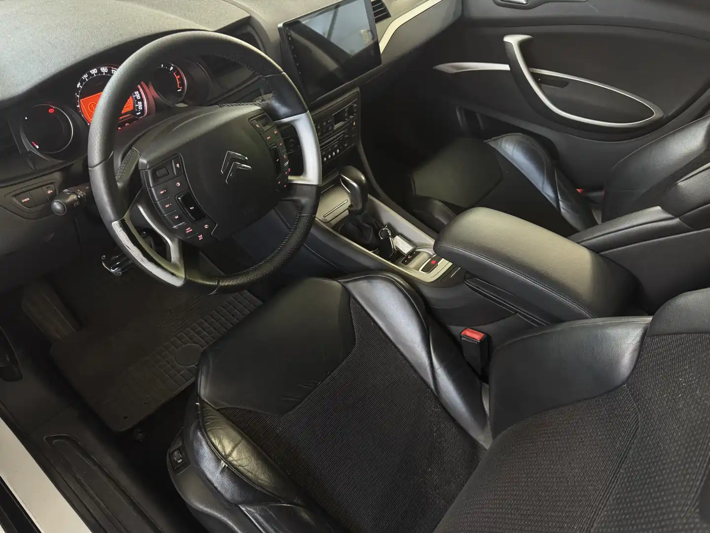 car-image