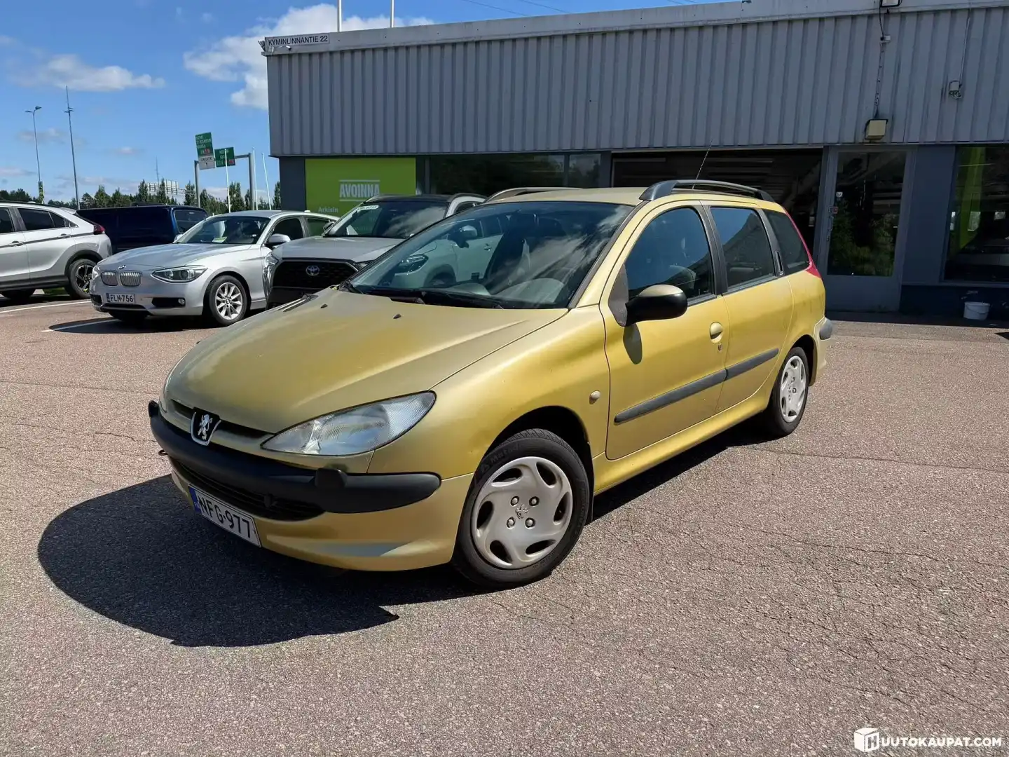 car-image