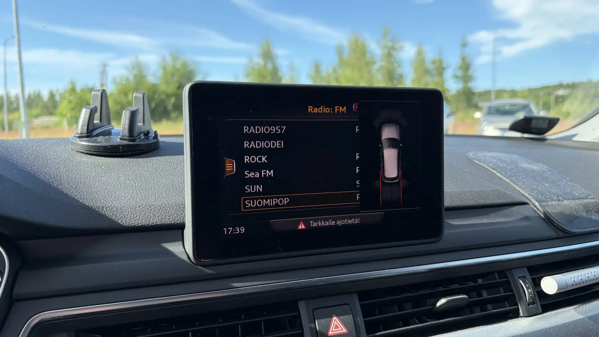 car-image