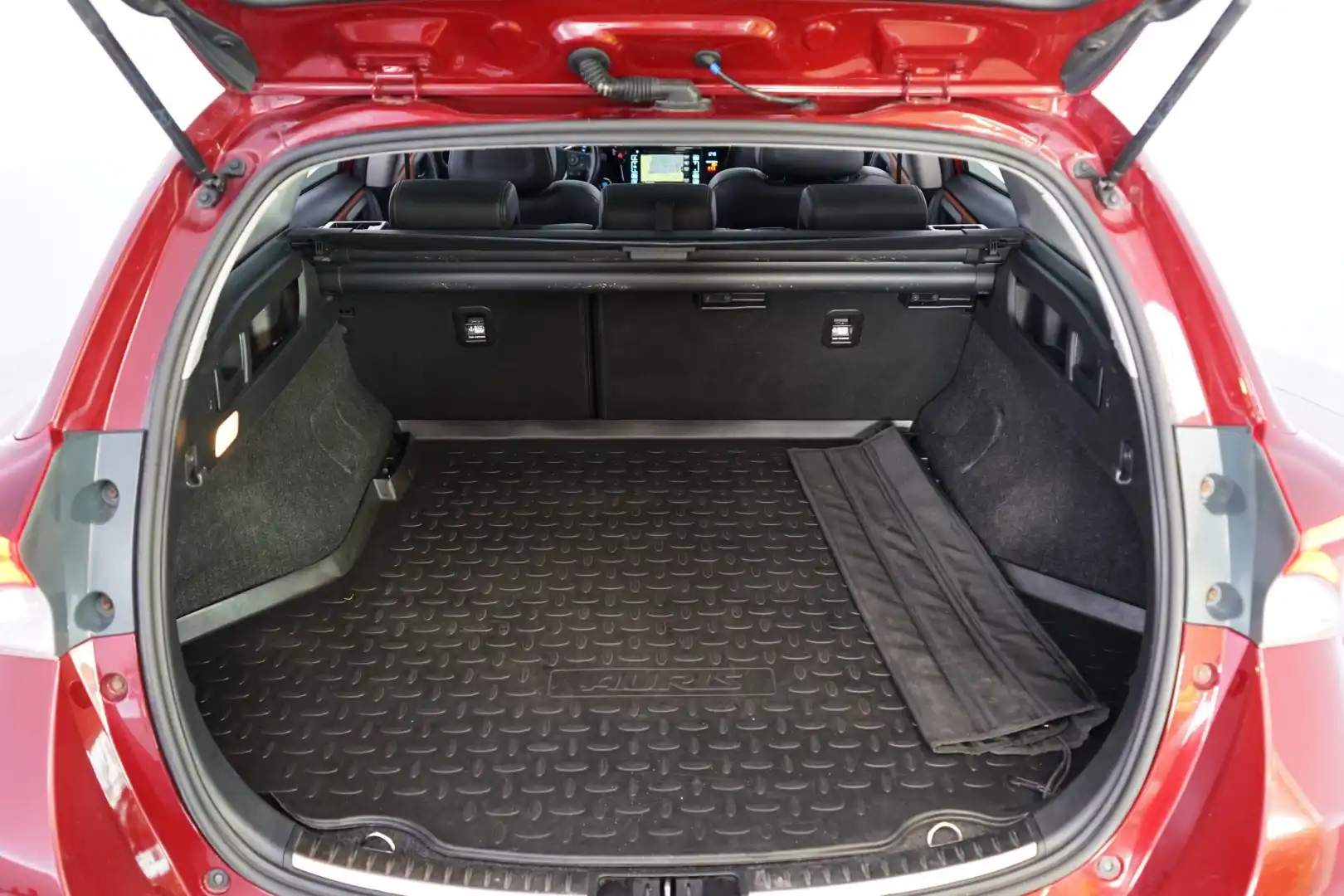 car-image
