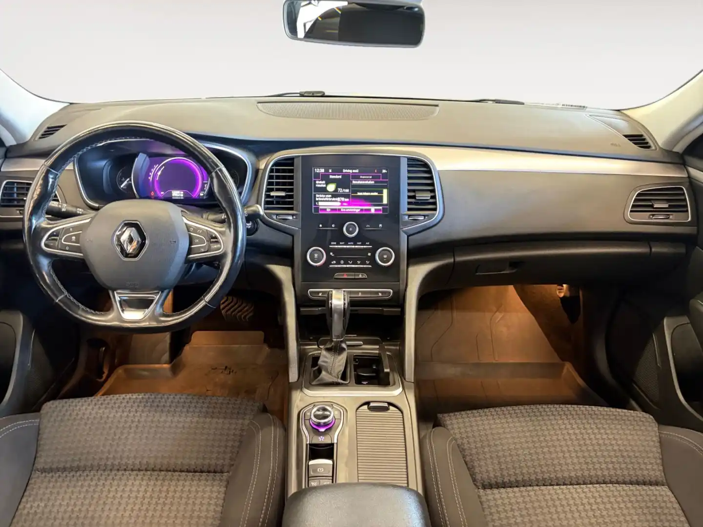 car-image