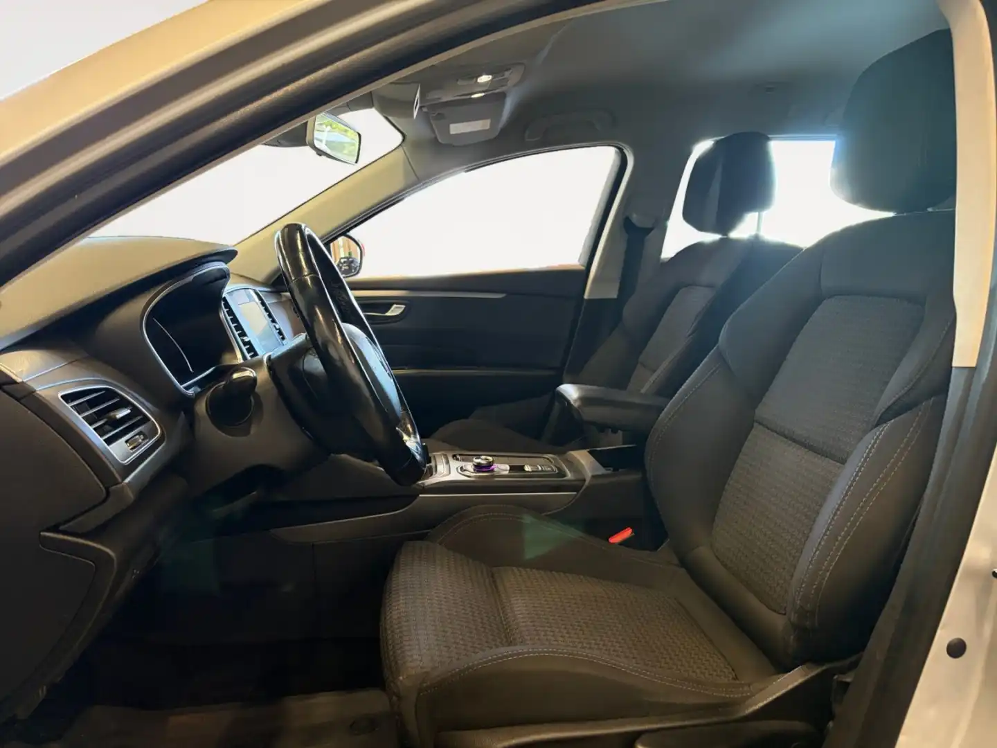 car-image