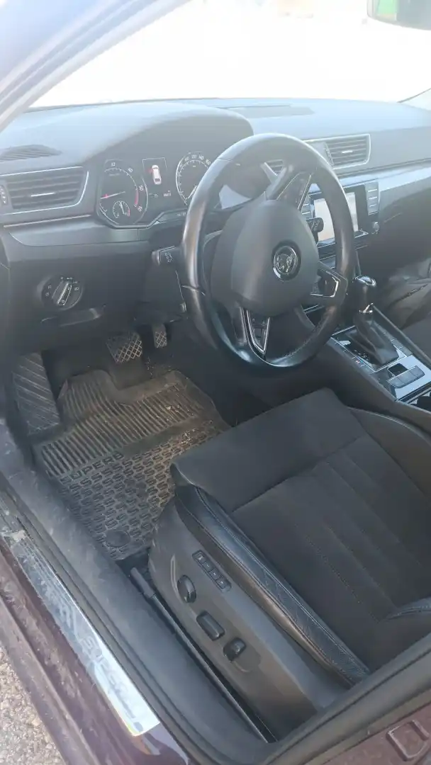 car-image