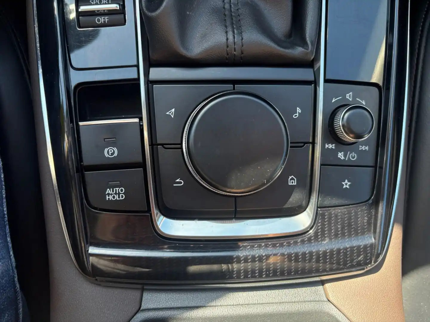 car-image
