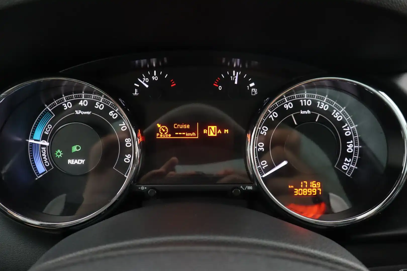 car-image