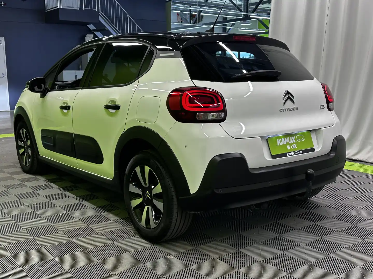 car-image