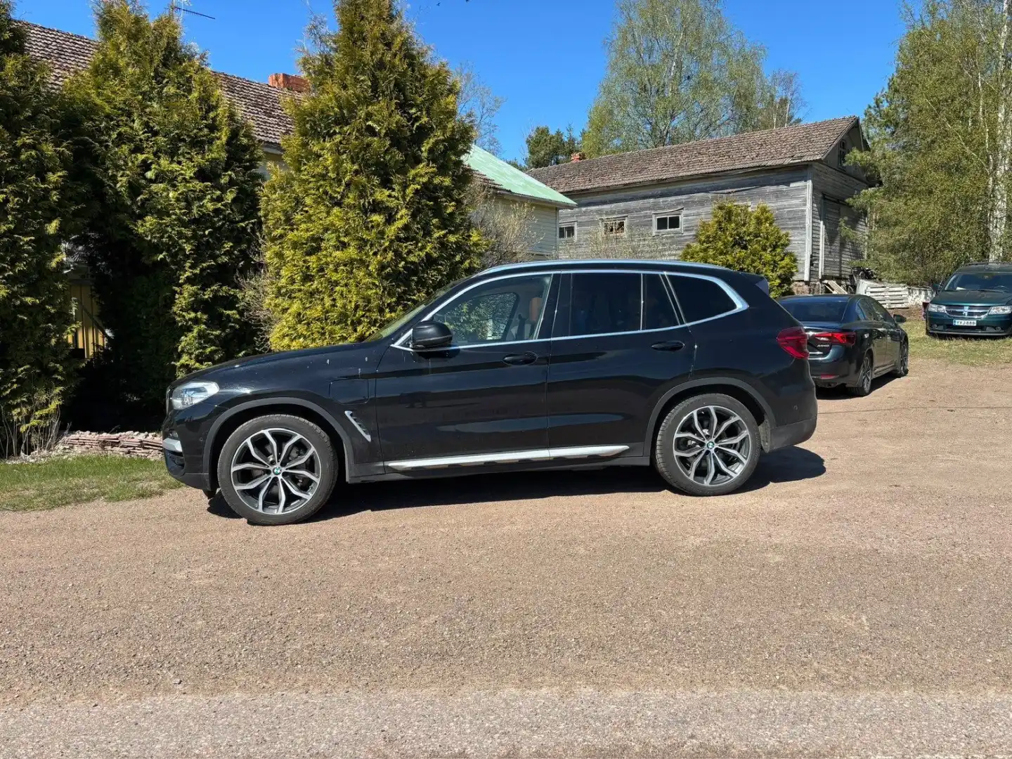 car-image