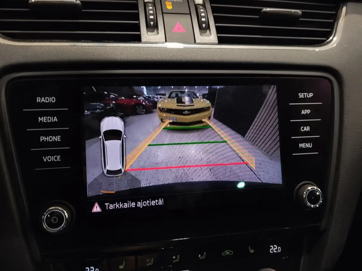 car-image