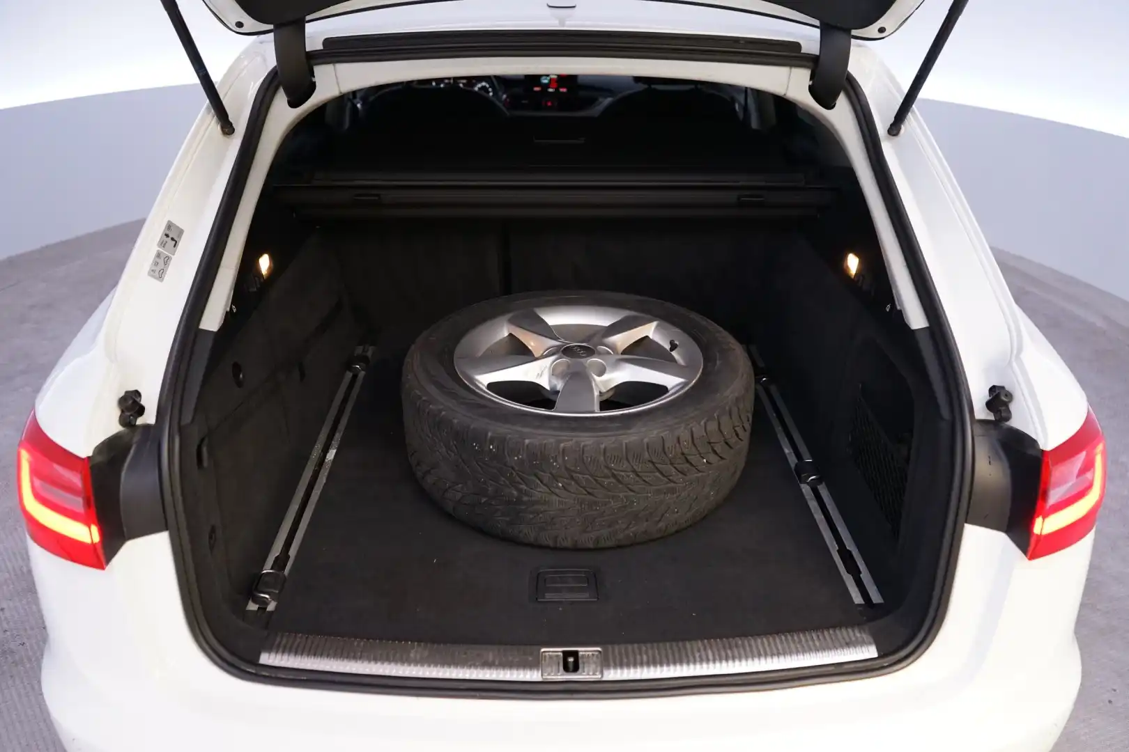 car-image