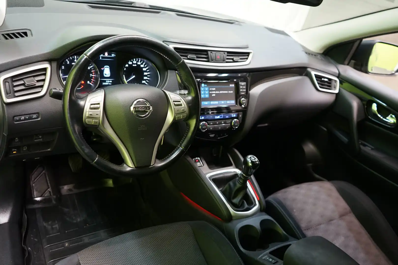 car-image