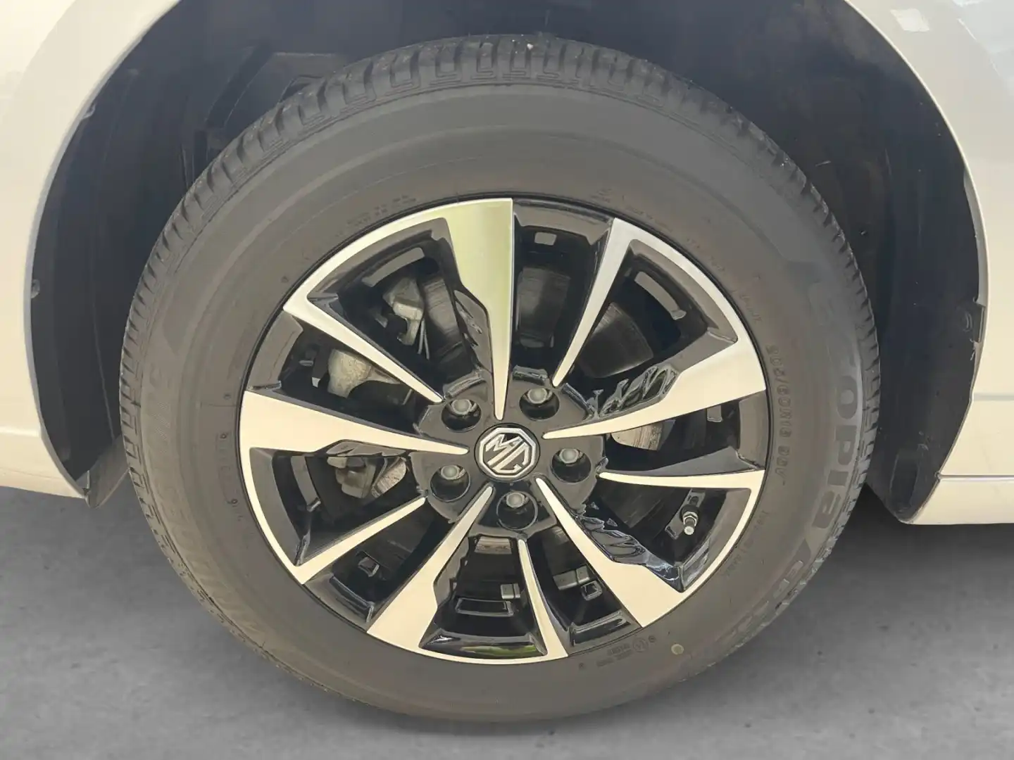 car-image