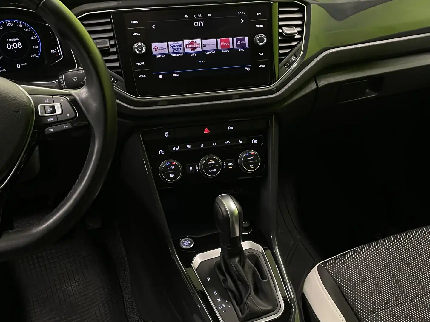 car-image