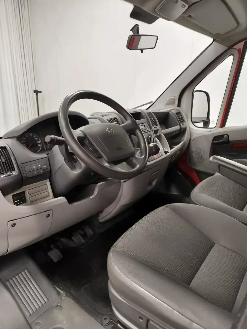 car-image