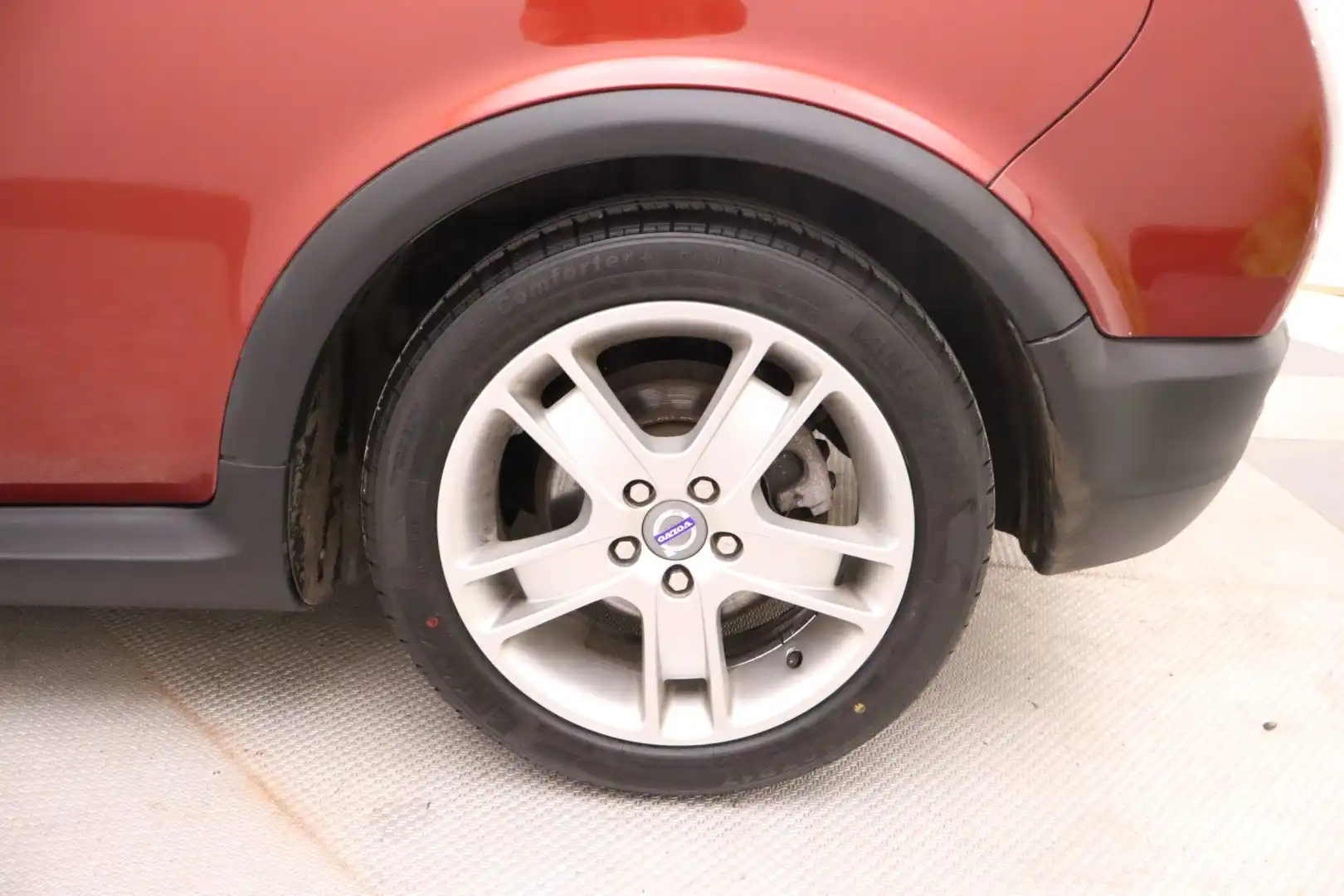car-image