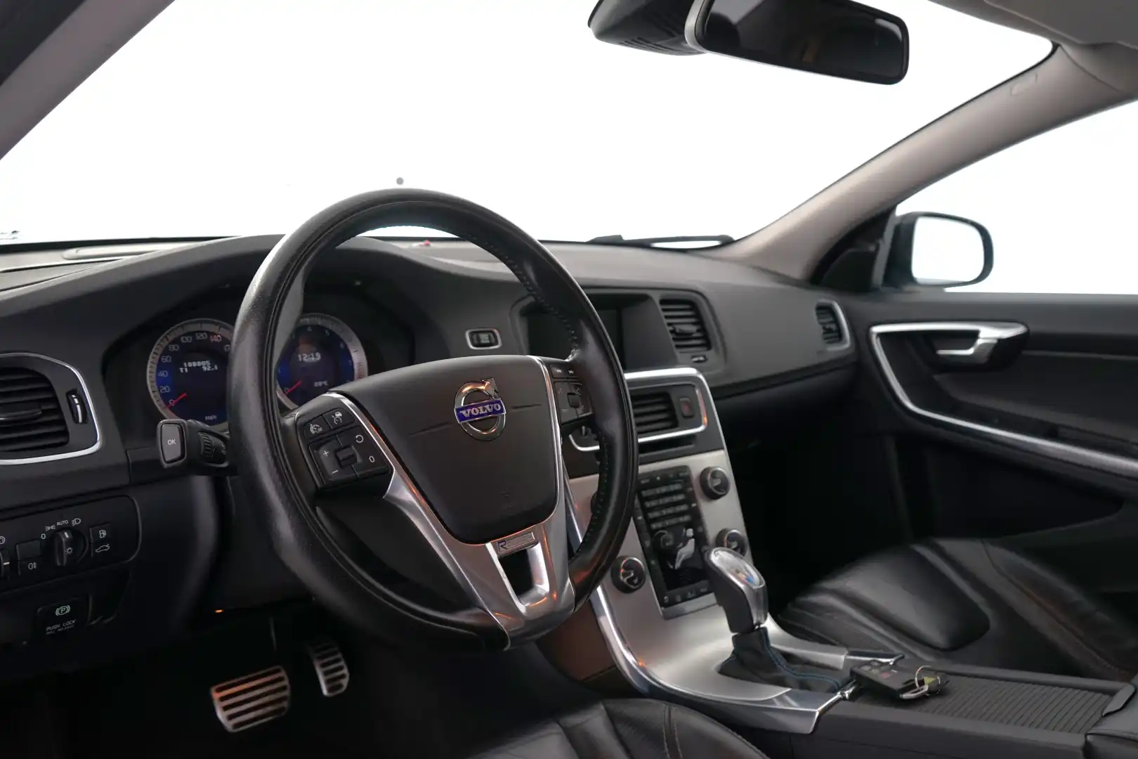 Volvo S60 T6 AWD R-Design aut 2013, kuva 3/48