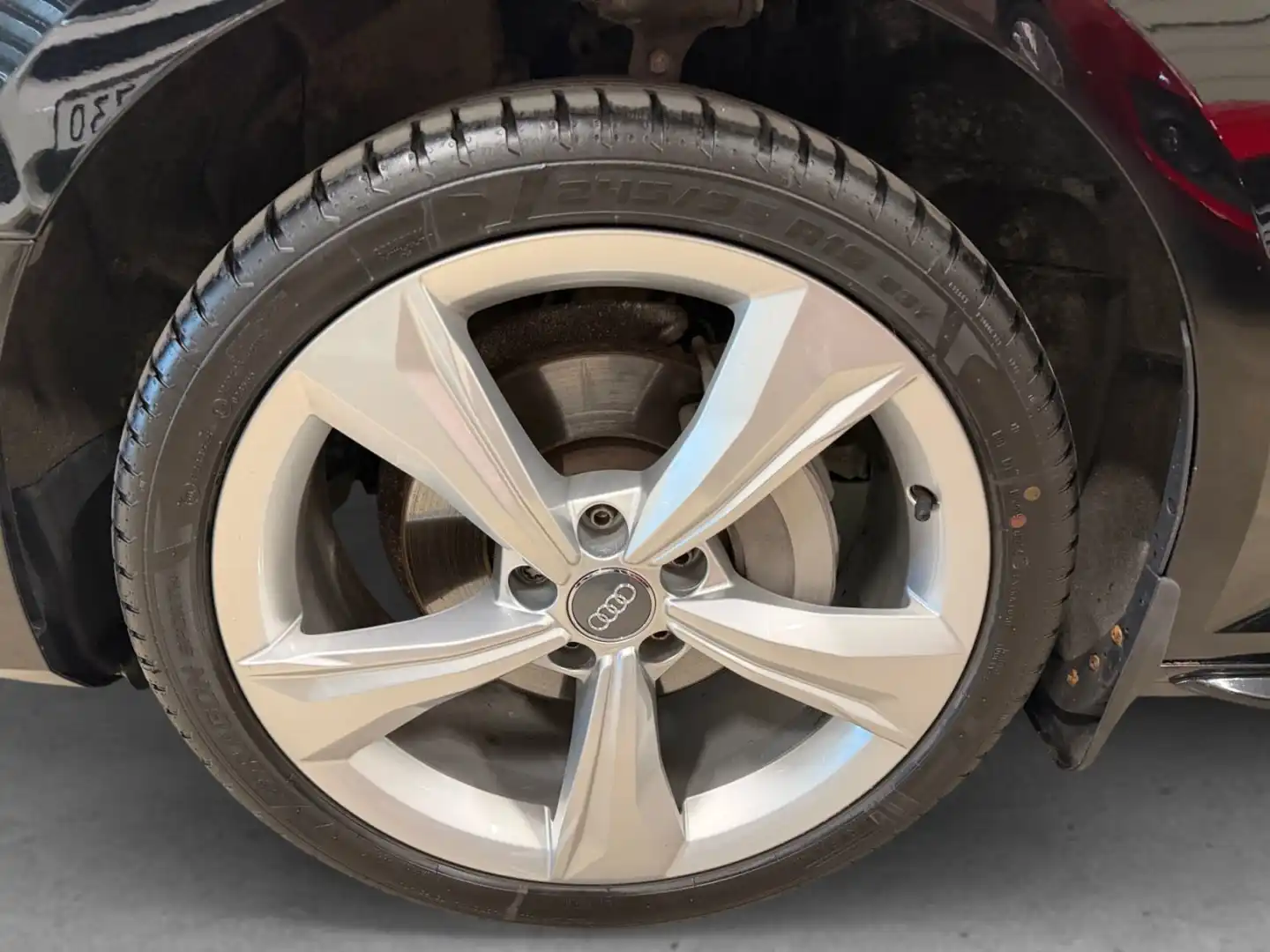 car-image