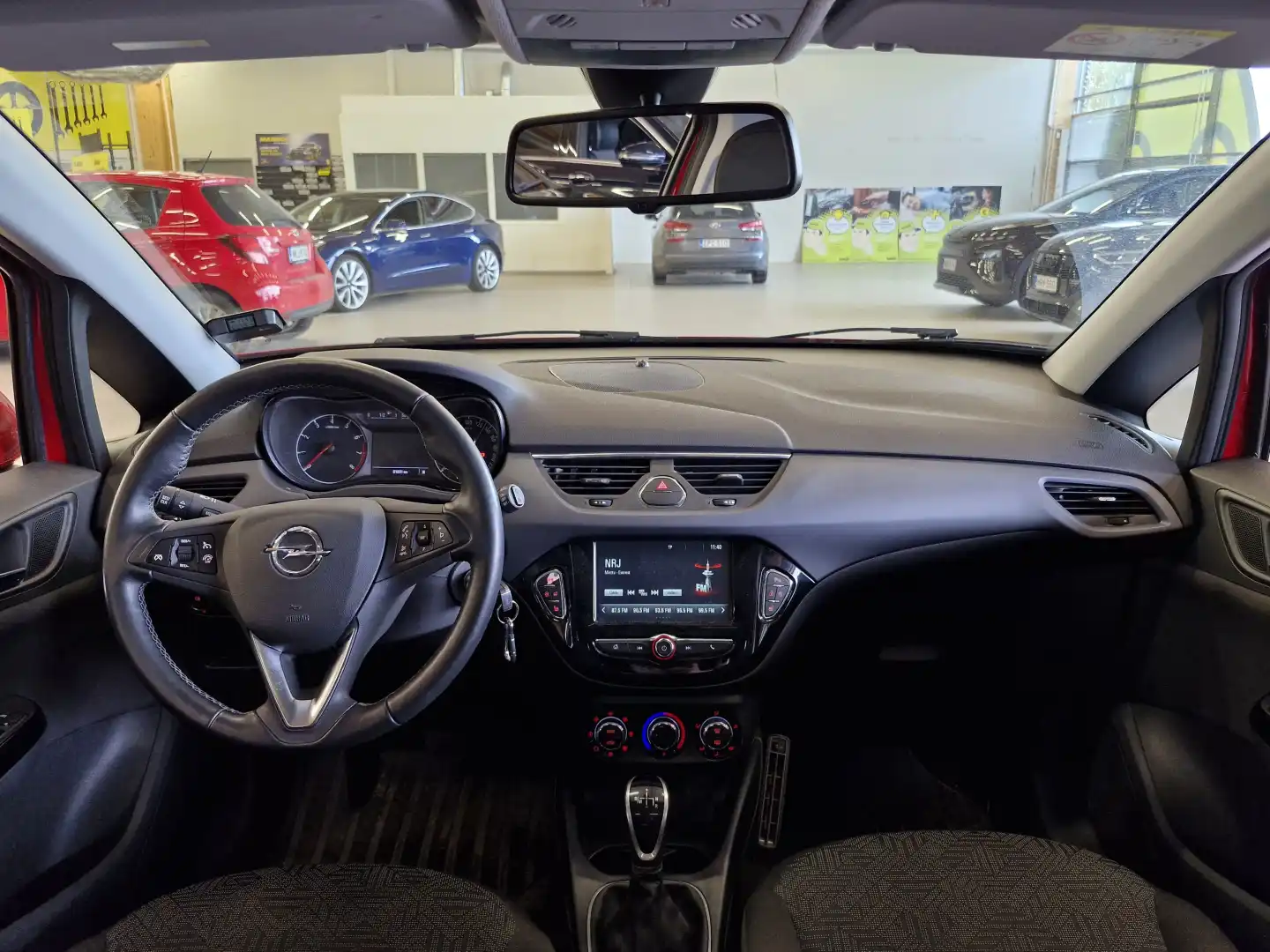 car-image