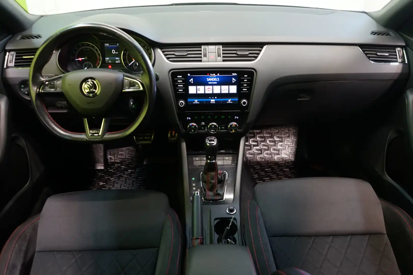car-image