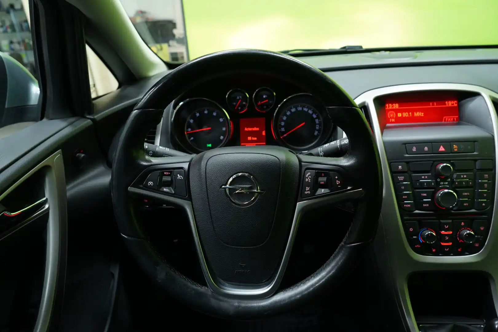 car-image