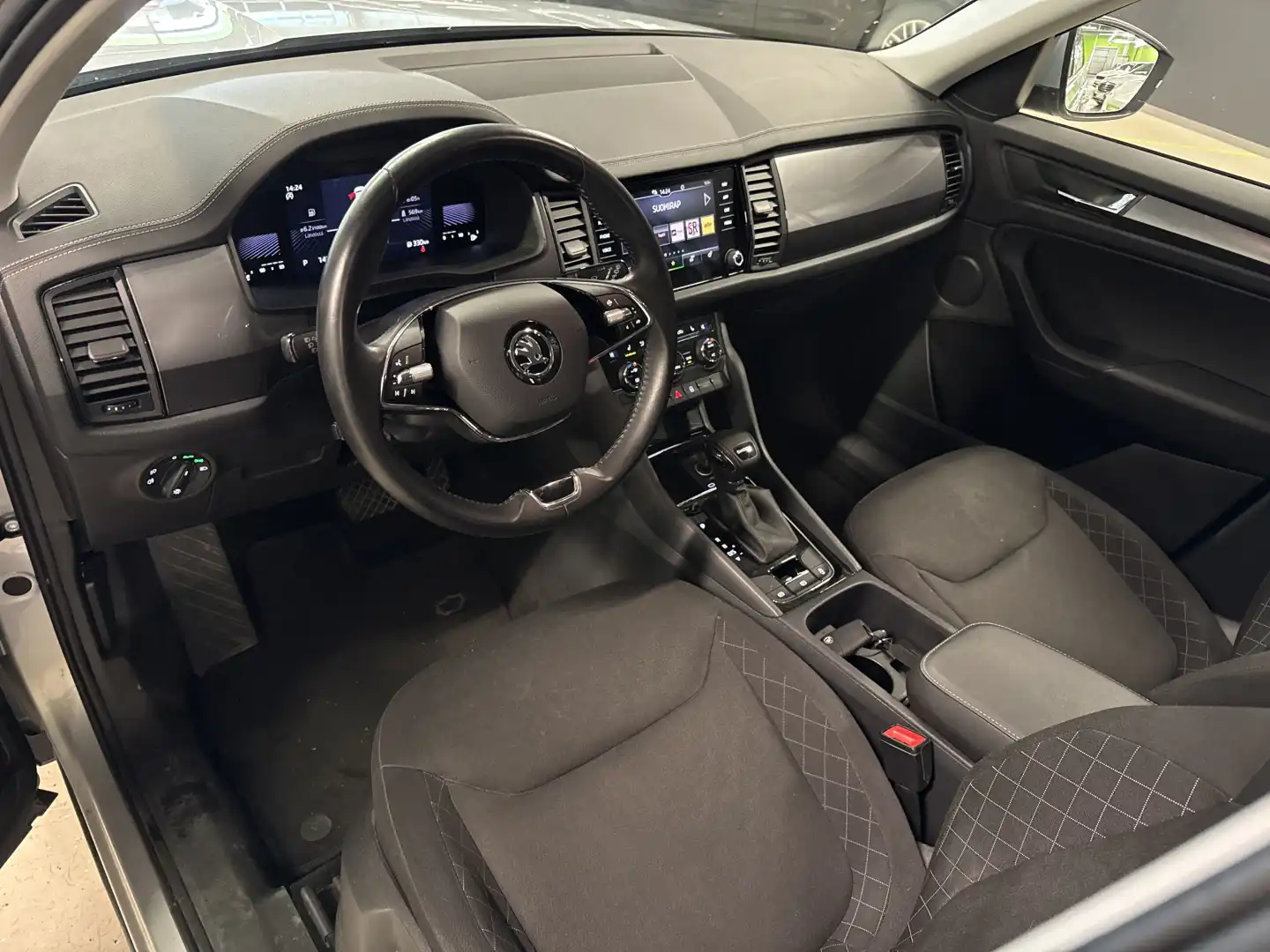 car-image