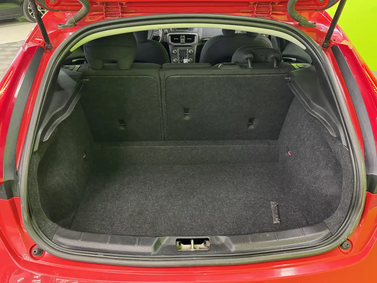 car-image
