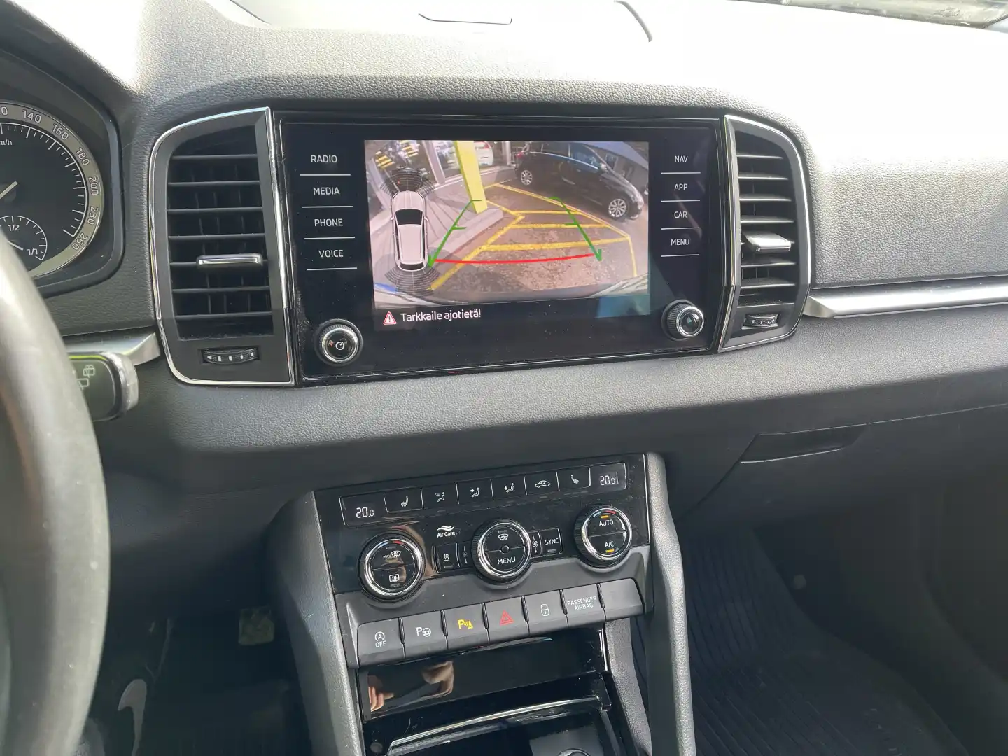 car-image