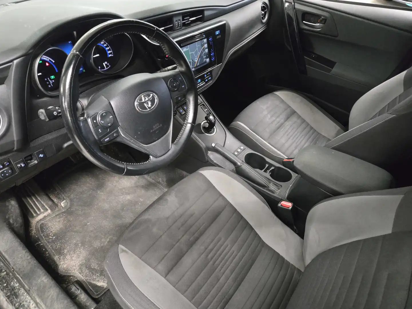 car-image