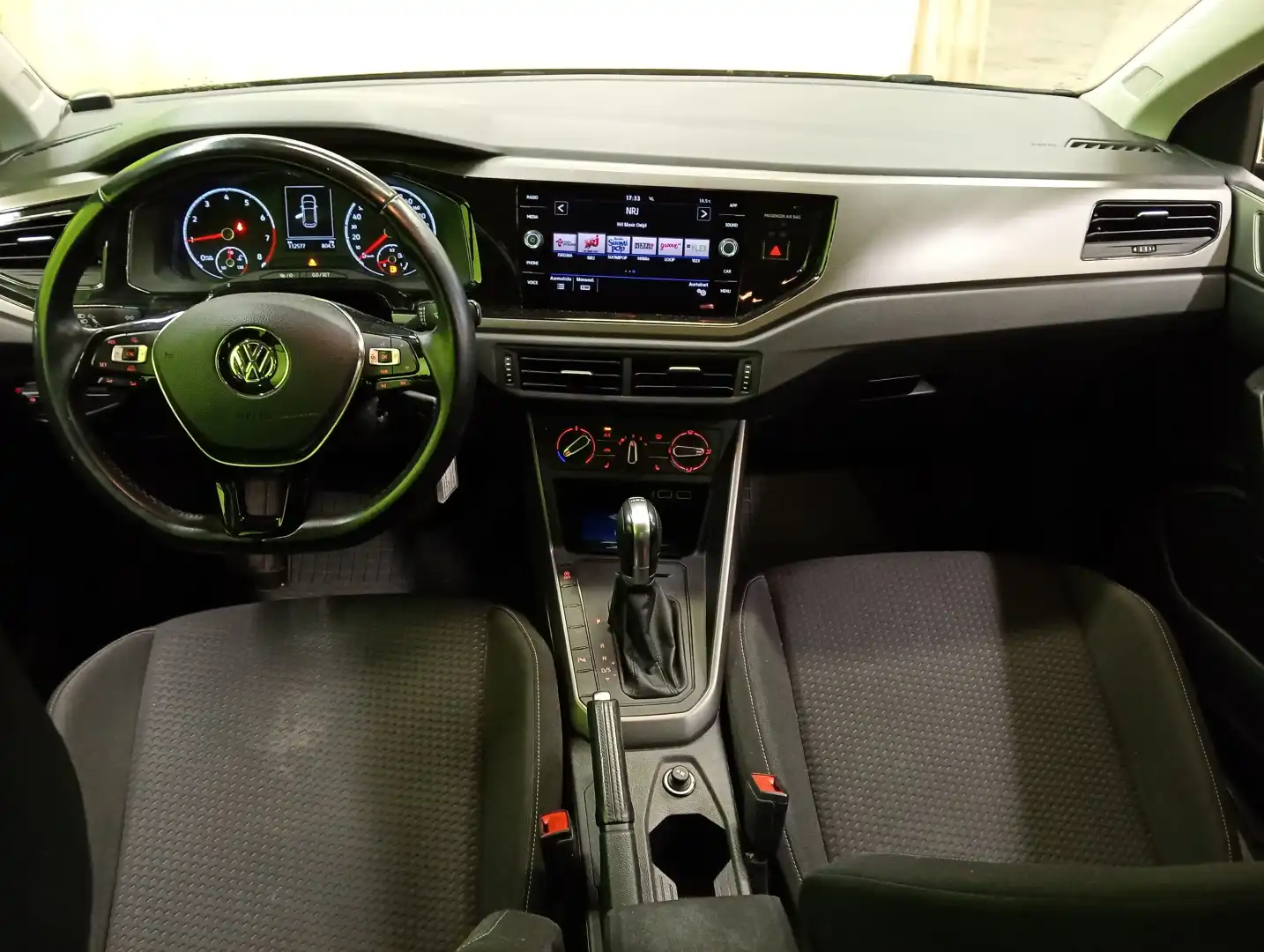 car-image