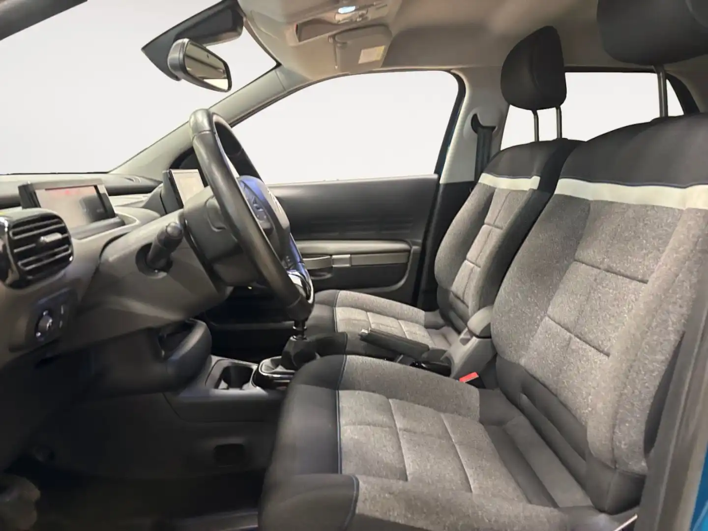 car-image