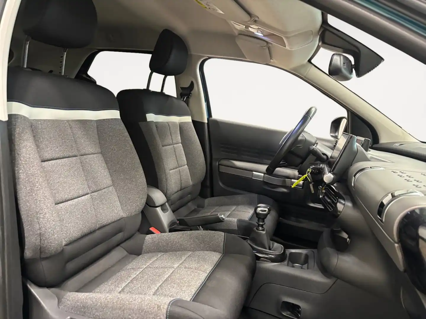 car-image