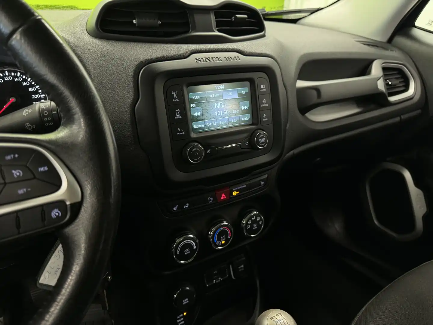 car-image