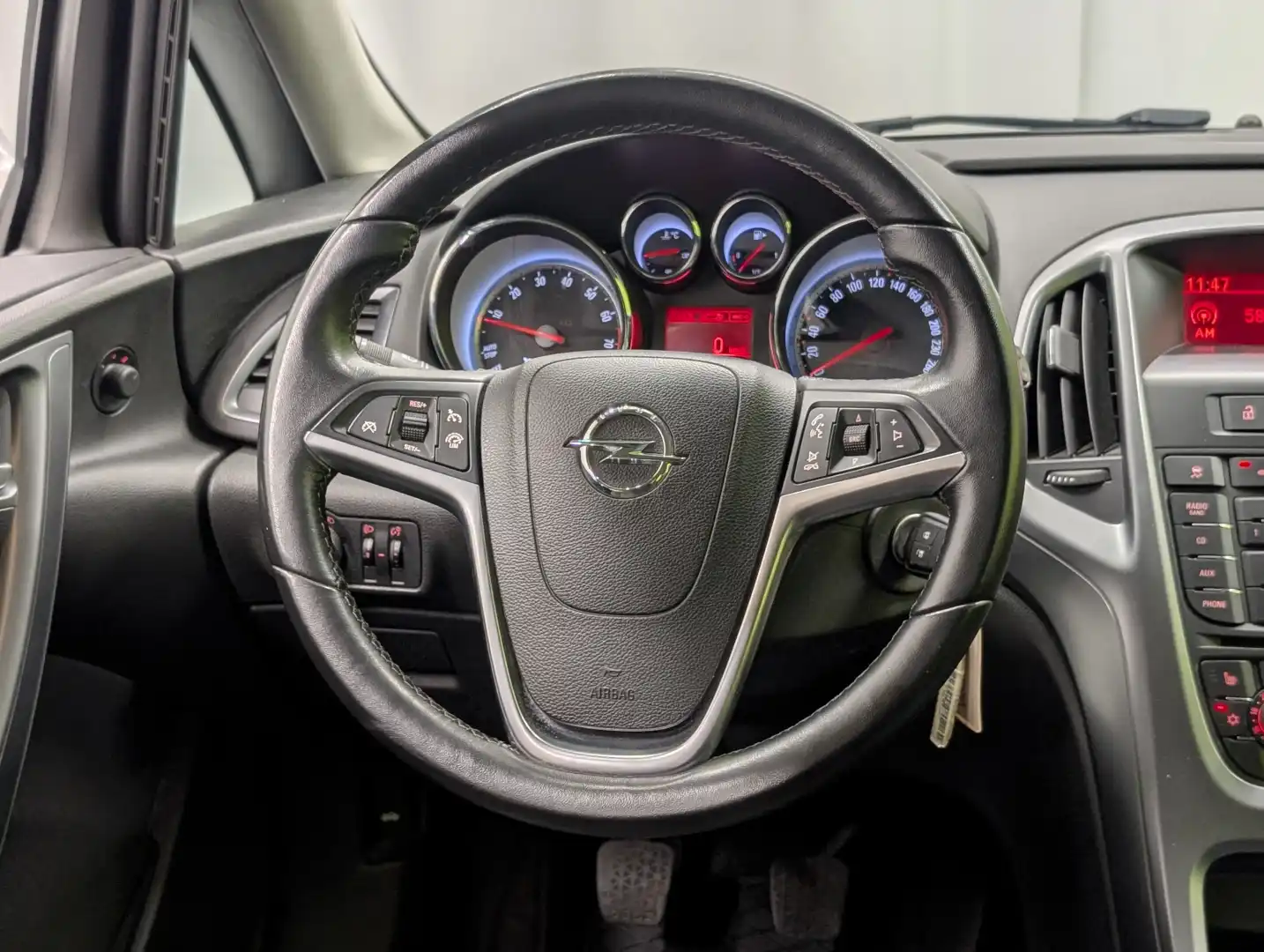 car-image