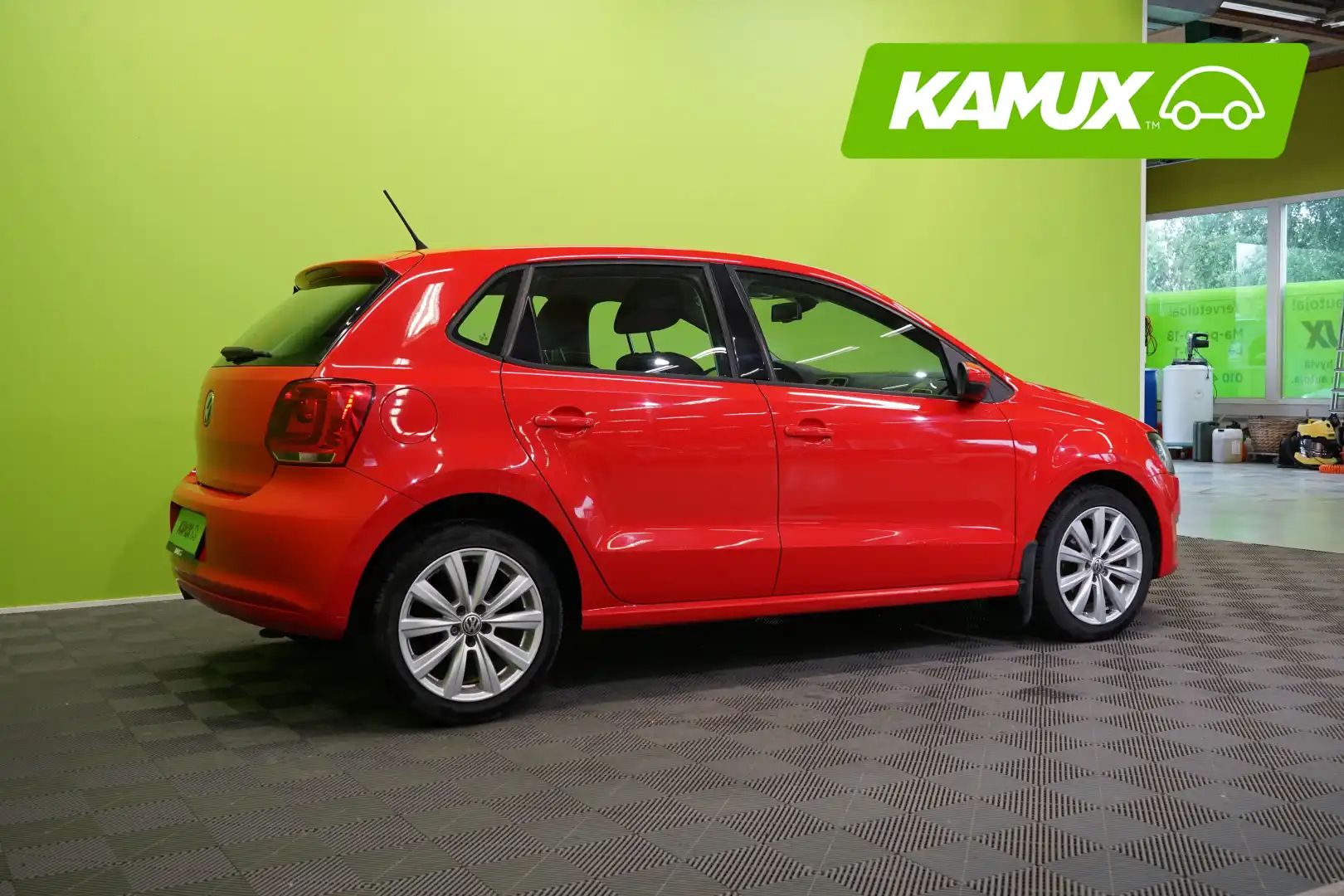 car-image