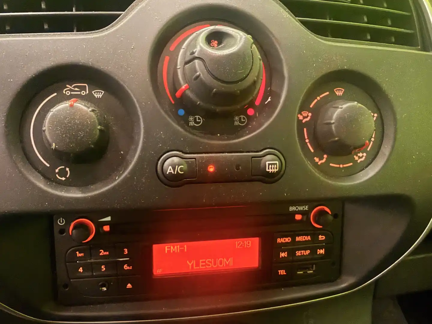 car-image