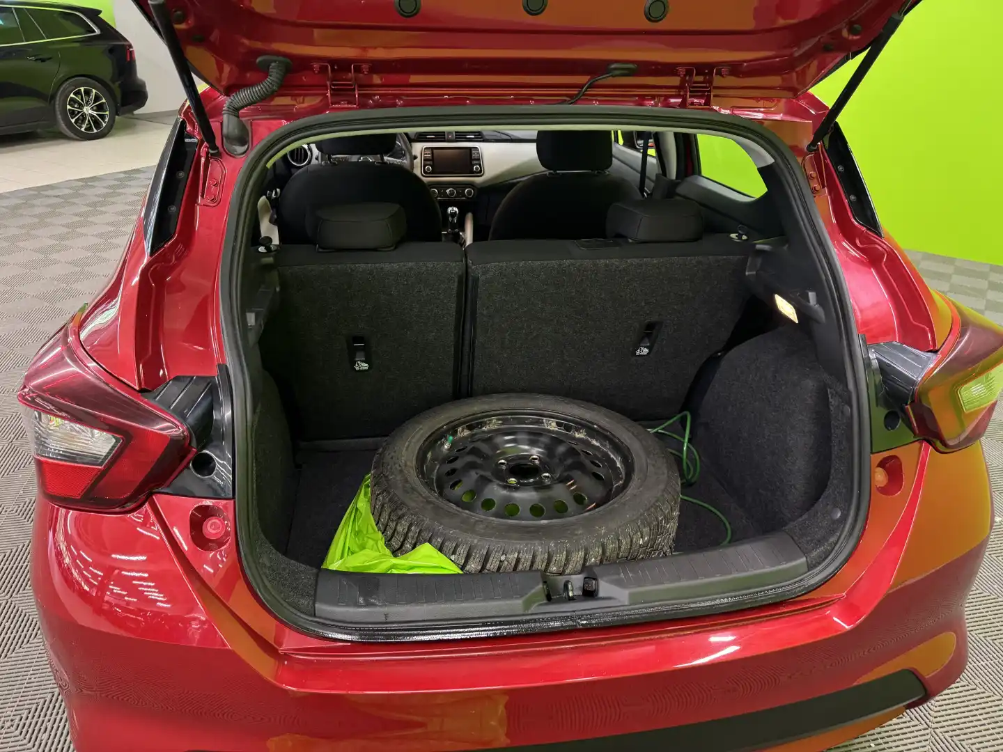 car-image