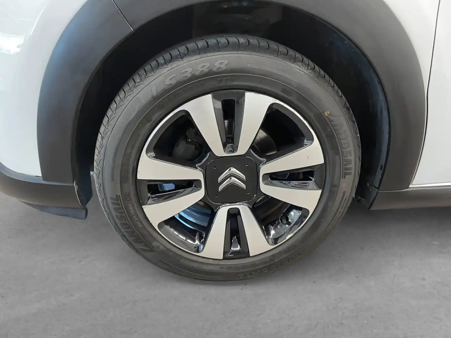 car-image