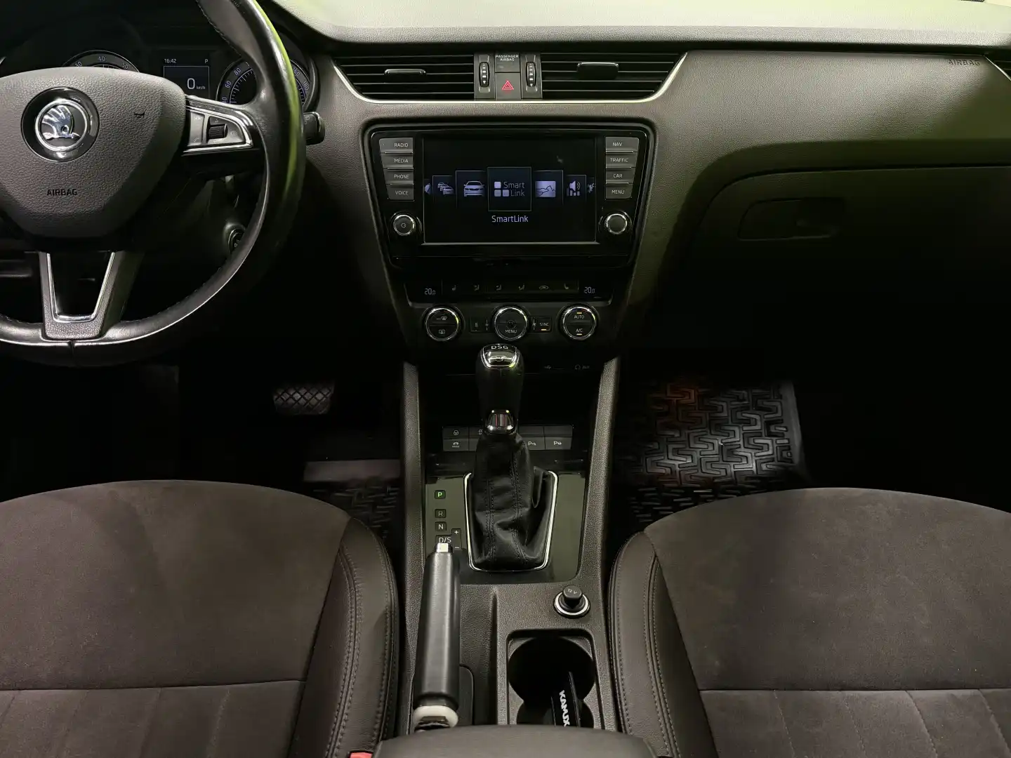 car-image